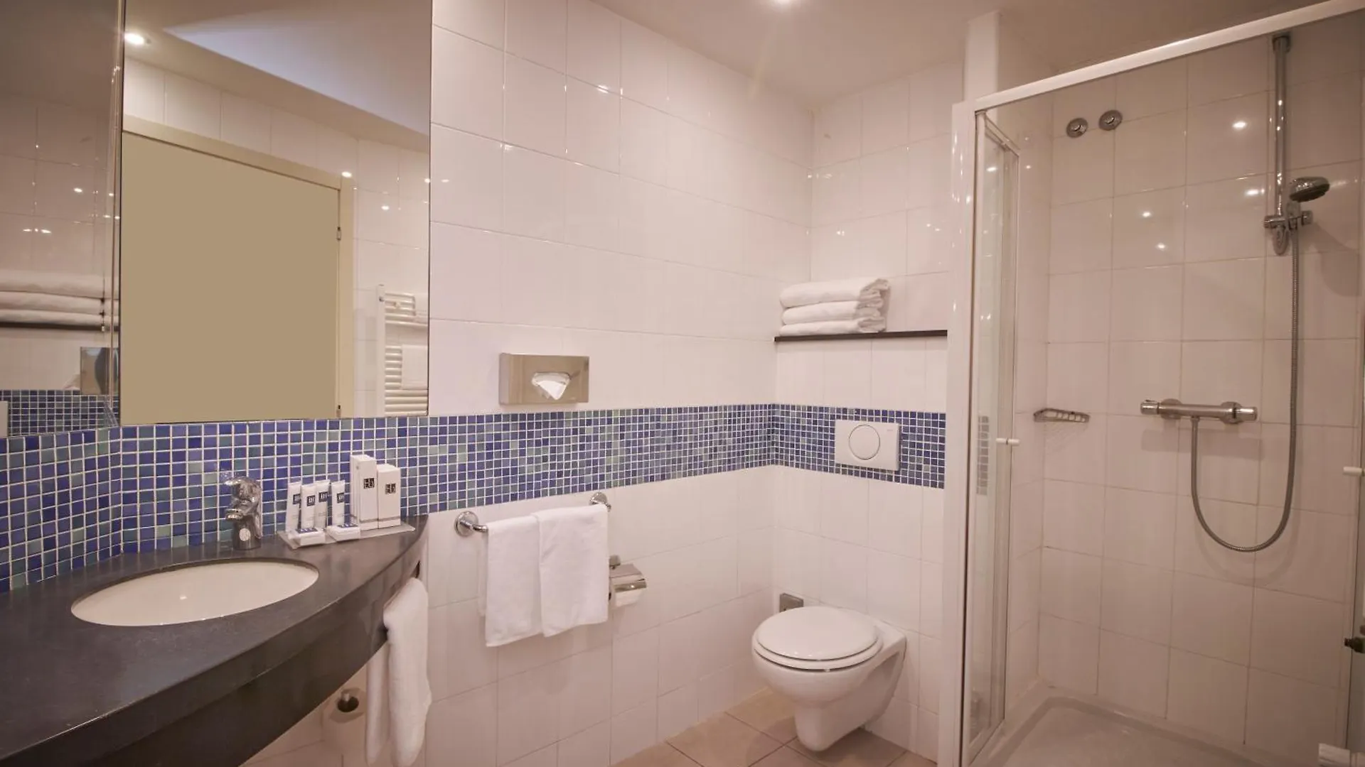 IH Hoteles Milano Gioia 4*,  Italia